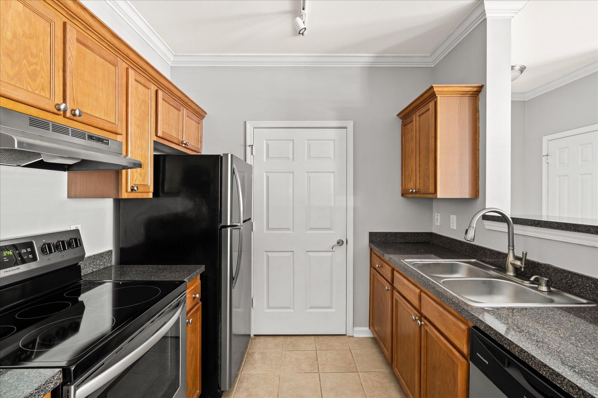 45 Sycamore Avenue Photo 6