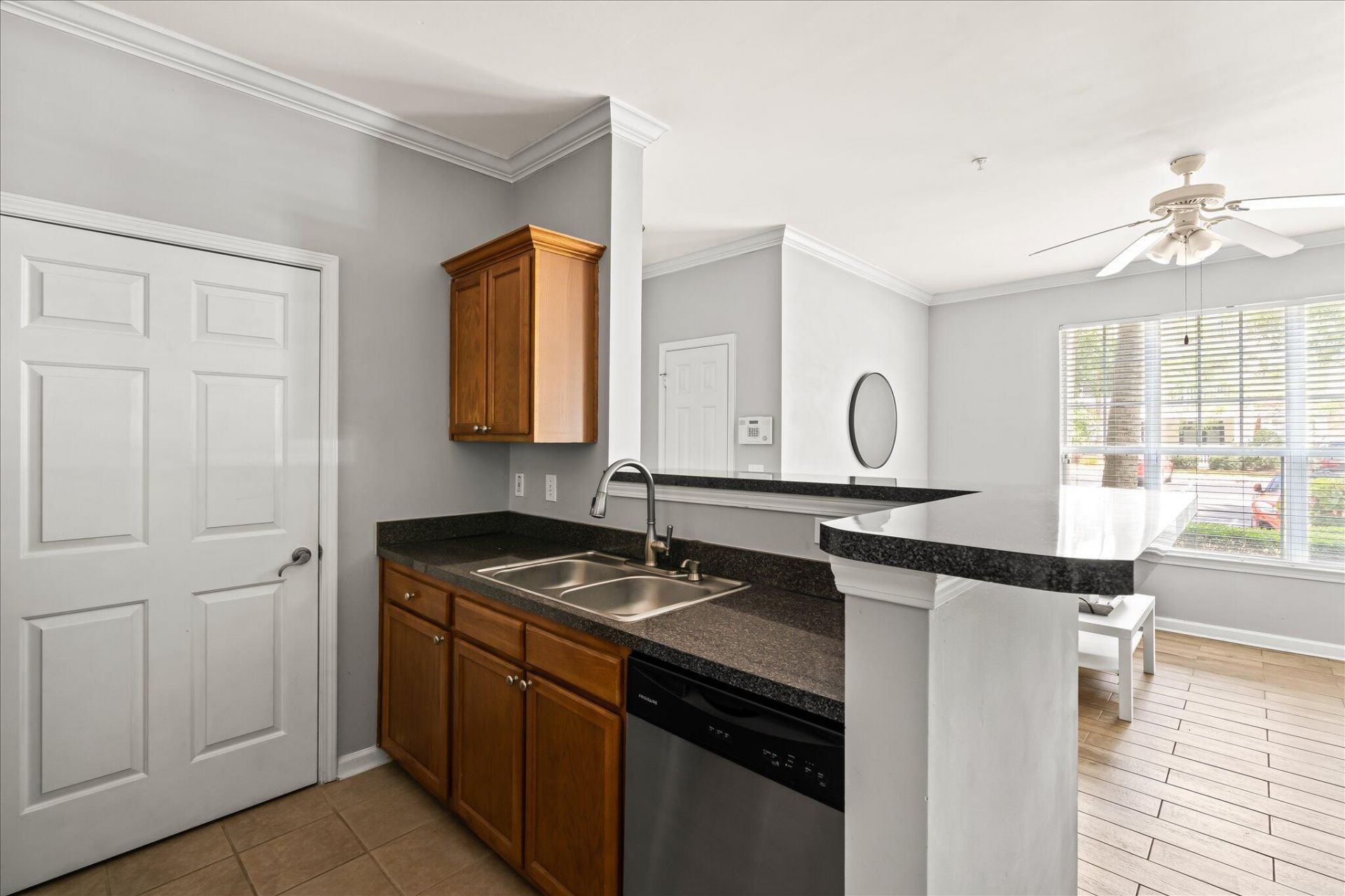 45 Sycamore Avenue Photo 7