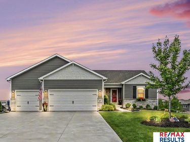 805 N 10 Avenue, Springfield, NE 68059