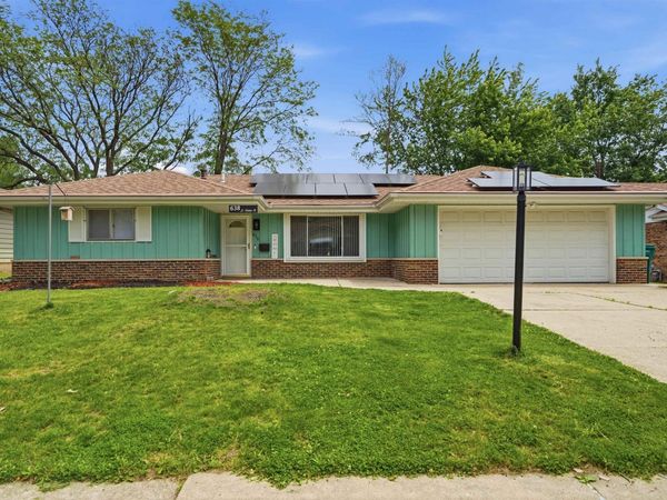 638 N COOLIDGE Court, West Peoria, IL 61604