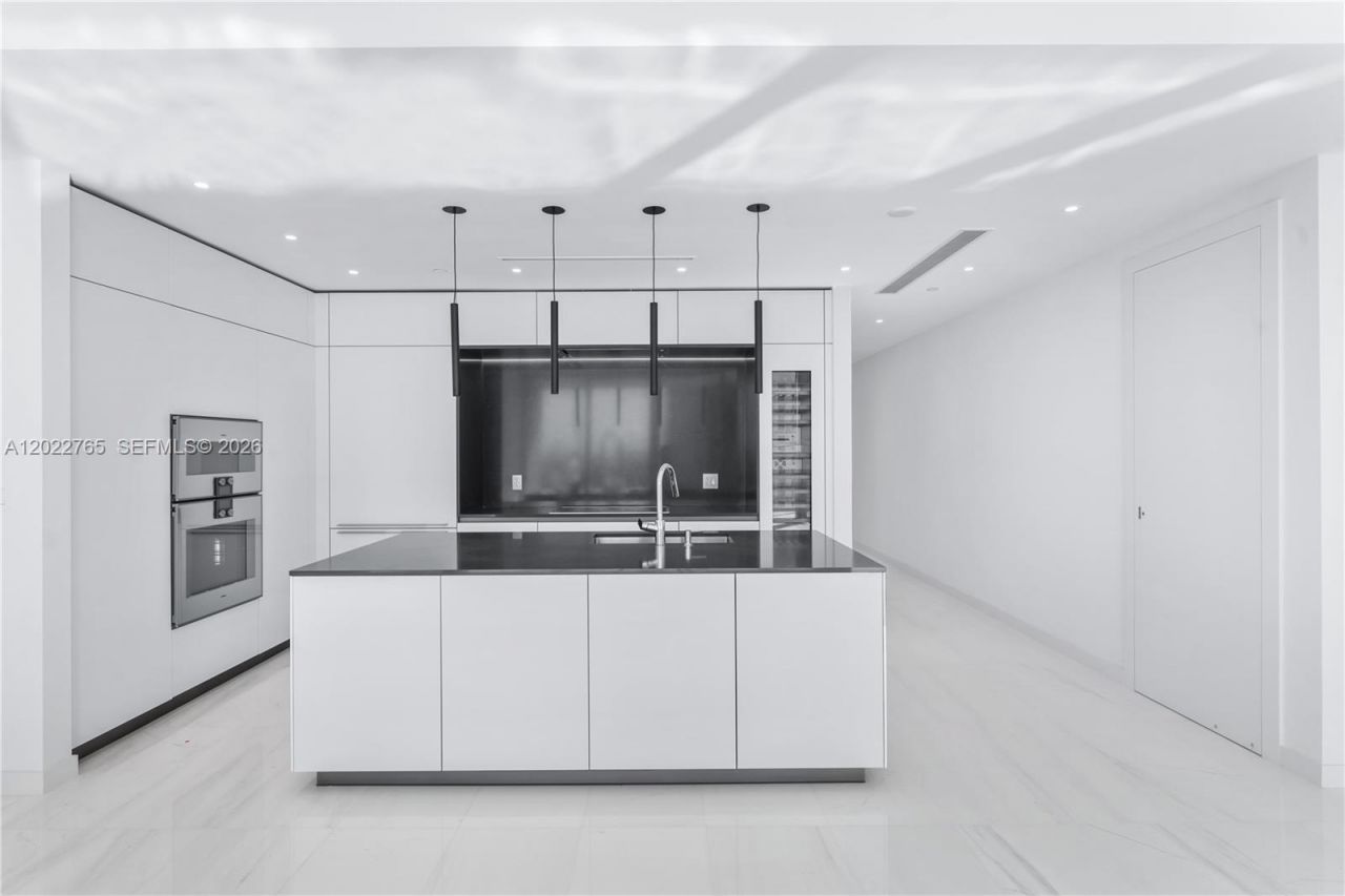 300 Biscayne Blvd Way , Unit 1802, Miami, FL 33131 Photo