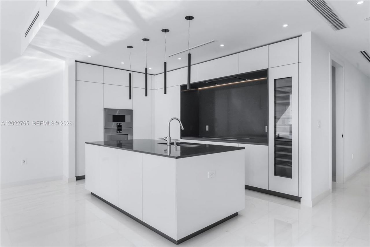 300 Biscayne Blvd Way , Unit 1802, Miami, FL 33131 Photo