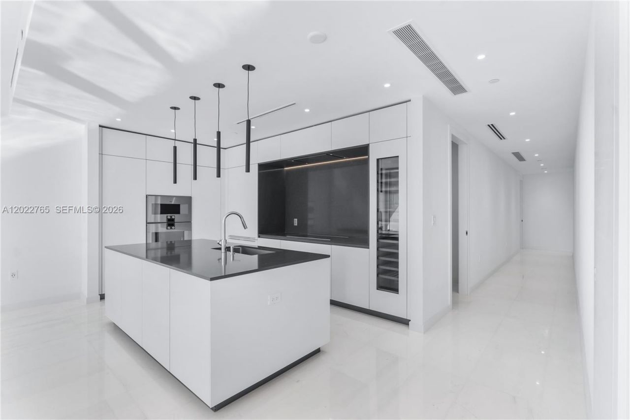 300 Biscayne Blvd Way , Unit 1802, Miami, FL 33131 Photo
