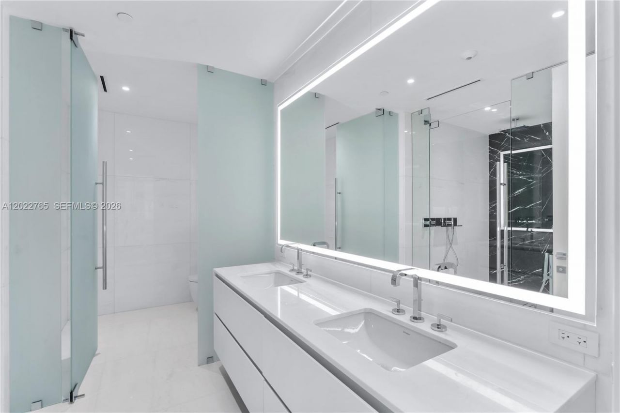 300 Biscayne Blvd Way , Unit 1802, Miami, FL 33131 Photo