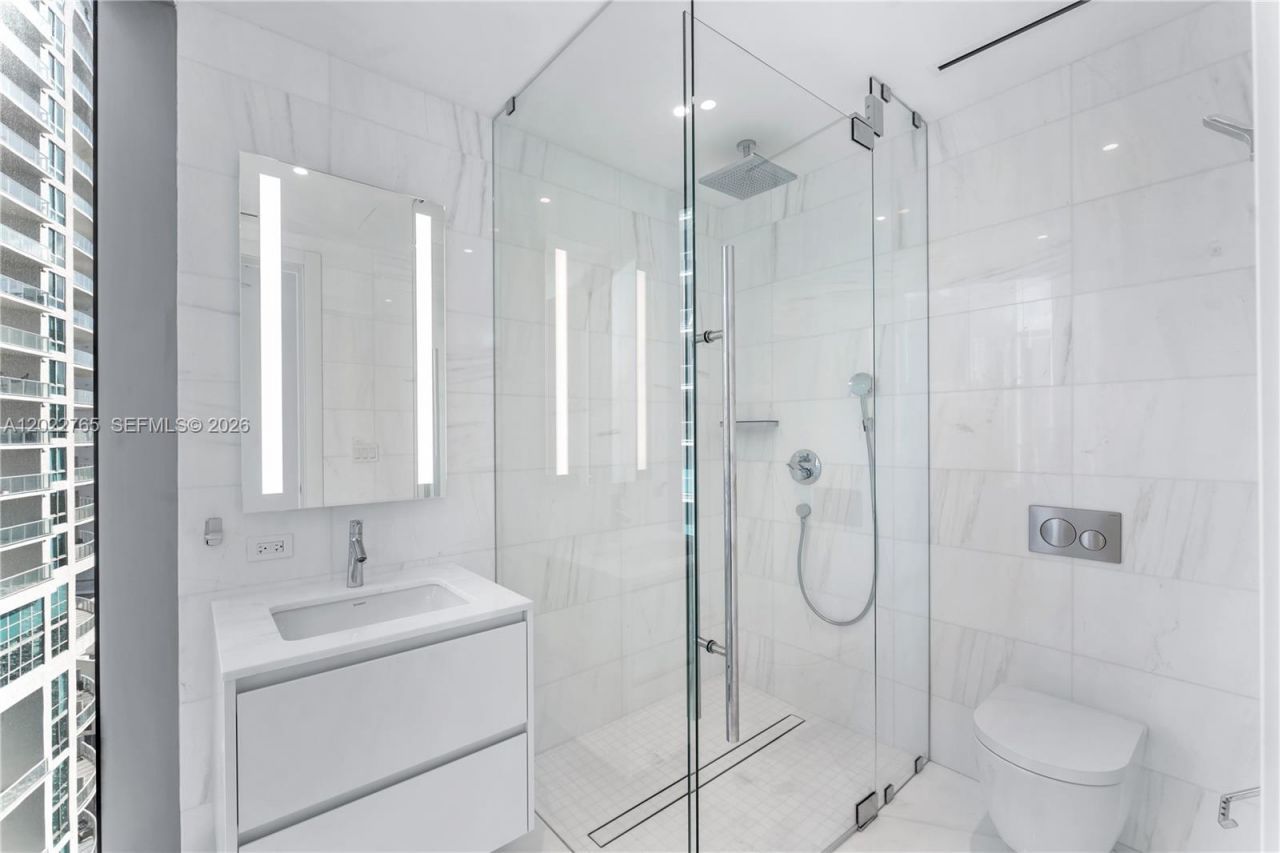 300 Biscayne Blvd Way , Unit 1802, Miami, FL 33131 Photo