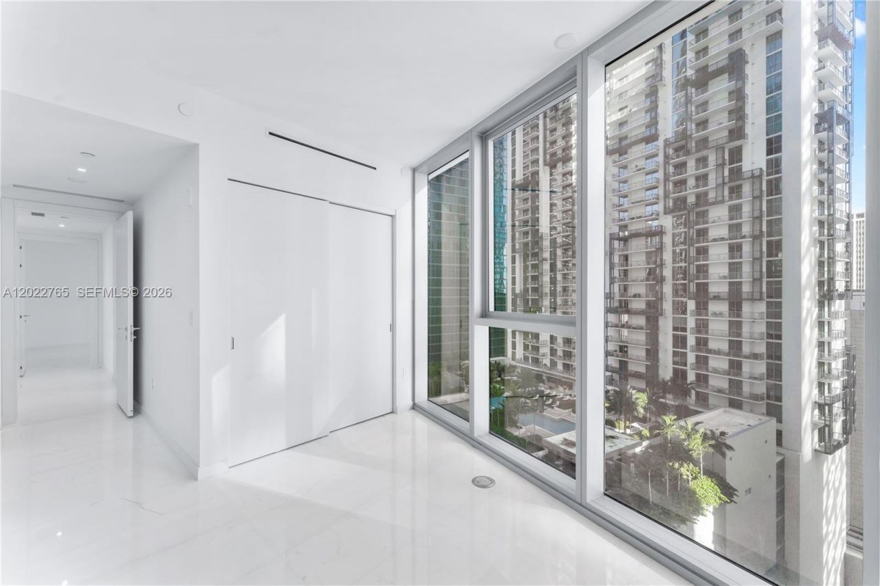 300 Biscayne Blvd Way , Unit 1802, Miami, FL 33131 Photo