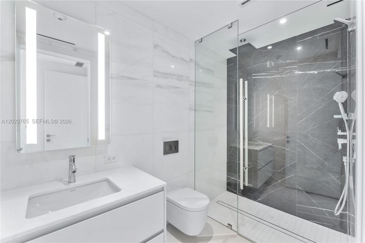 300 Biscayne Blvd Way , Unit 1802, Miami, FL 33131 Photo