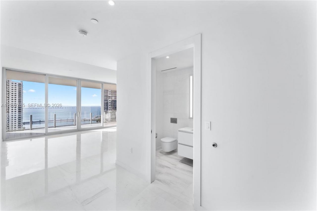 300 Biscayne Blvd Way , Unit 1802, Miami, FL 33131 Photo