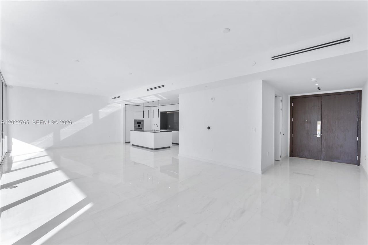 300 Biscayne Blvd Way , Unit 1802, Miami, FL 33131 Photo