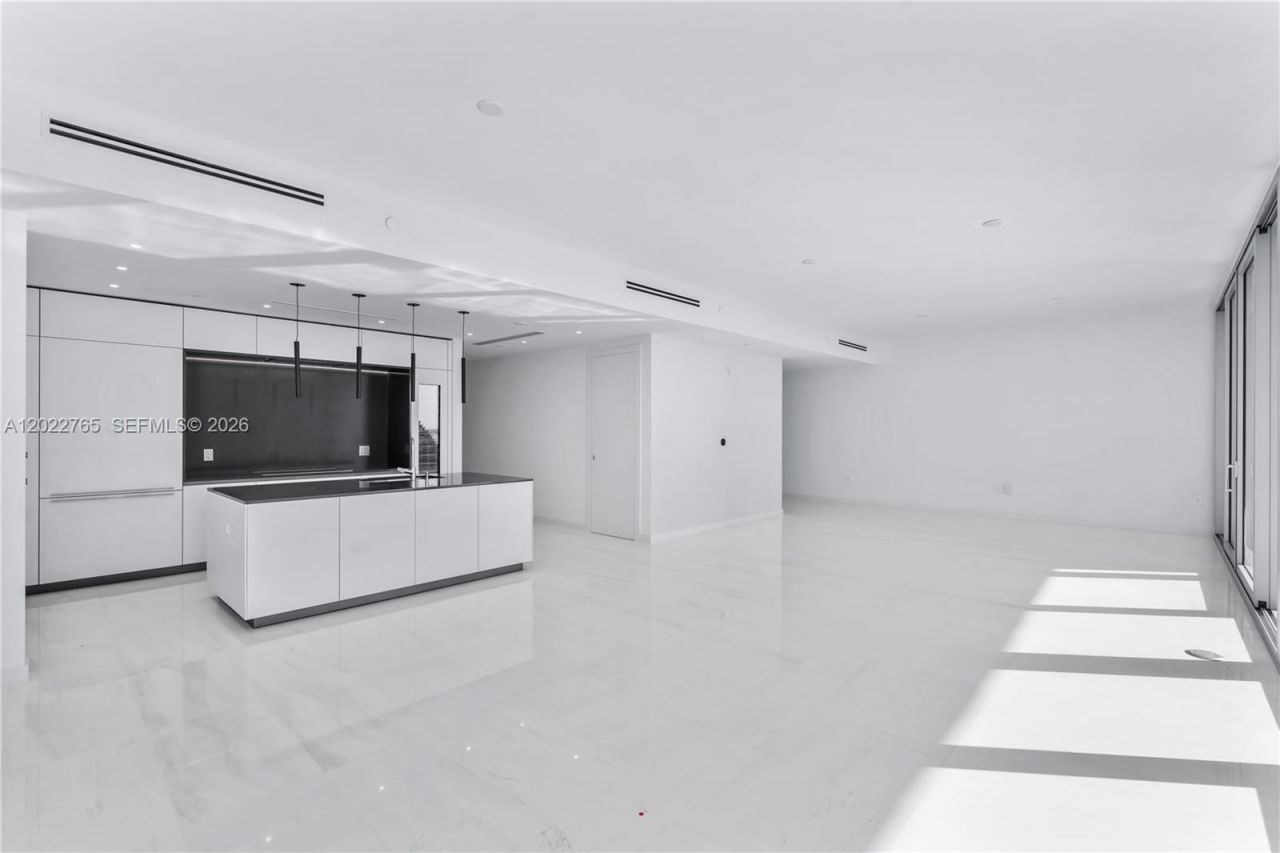 300 Biscayne Blvd Way , Unit 1802, Miami, FL 33131 Photo
