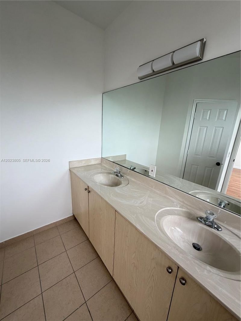 607 NE 21st Ter , Homestead, FL 33033 Photo