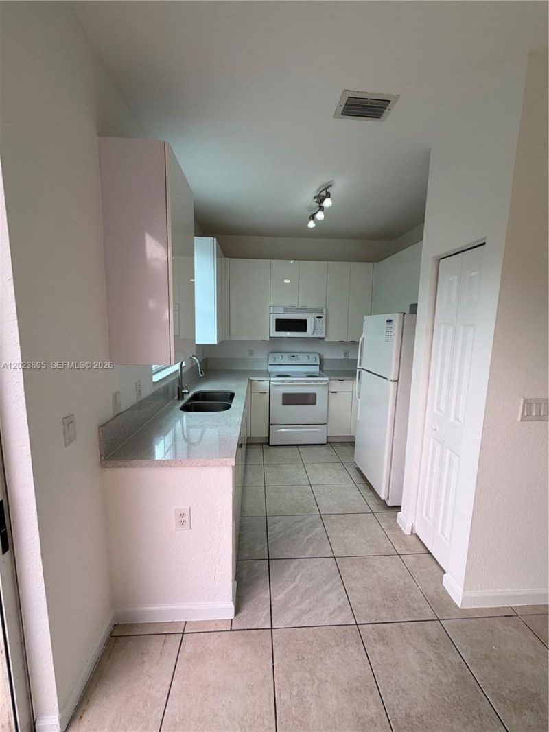 607 NE 21st Ter , Homestead, FL 33033 Photo