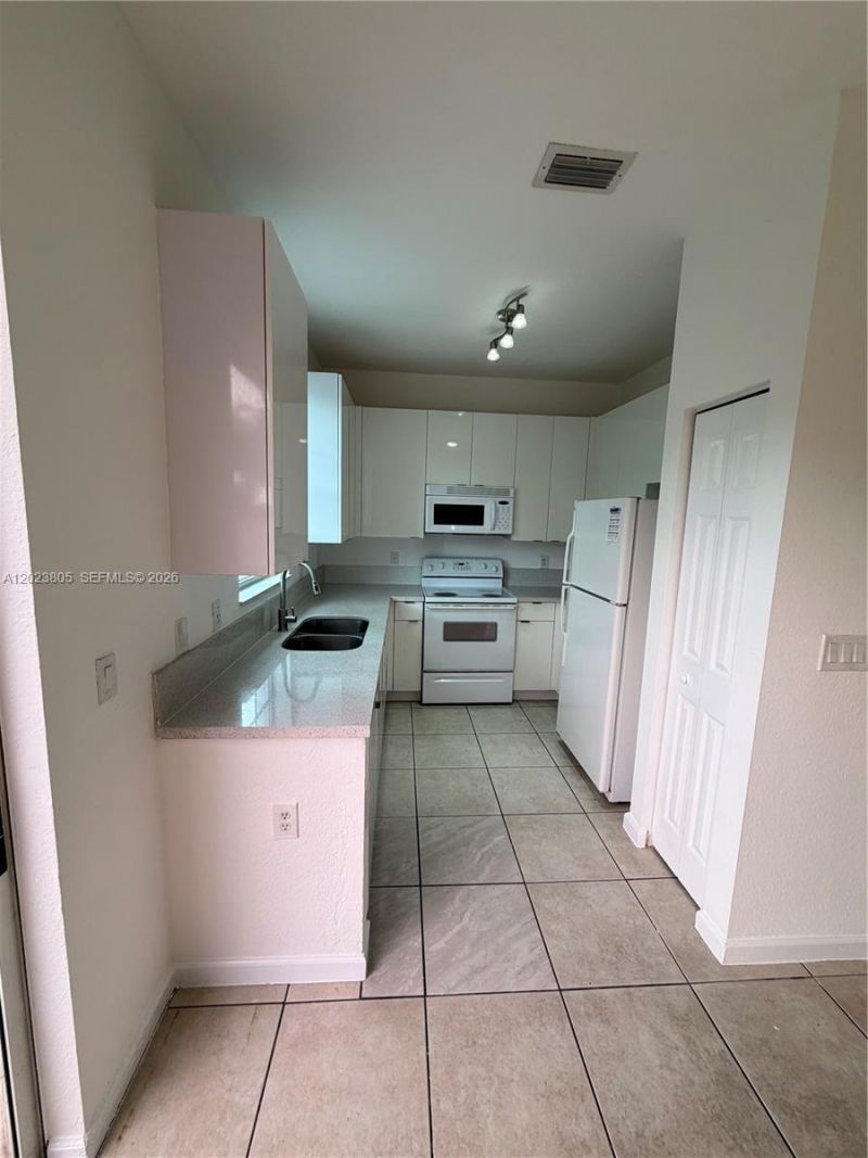 607 NE 21st Ter , Homestead, FL 33033 Photo