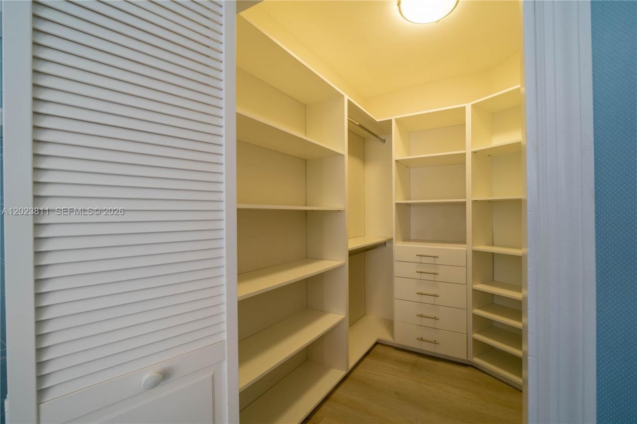 19900 E Country Club Dr, Unit 1120, Aventura, FL 33180 Photo