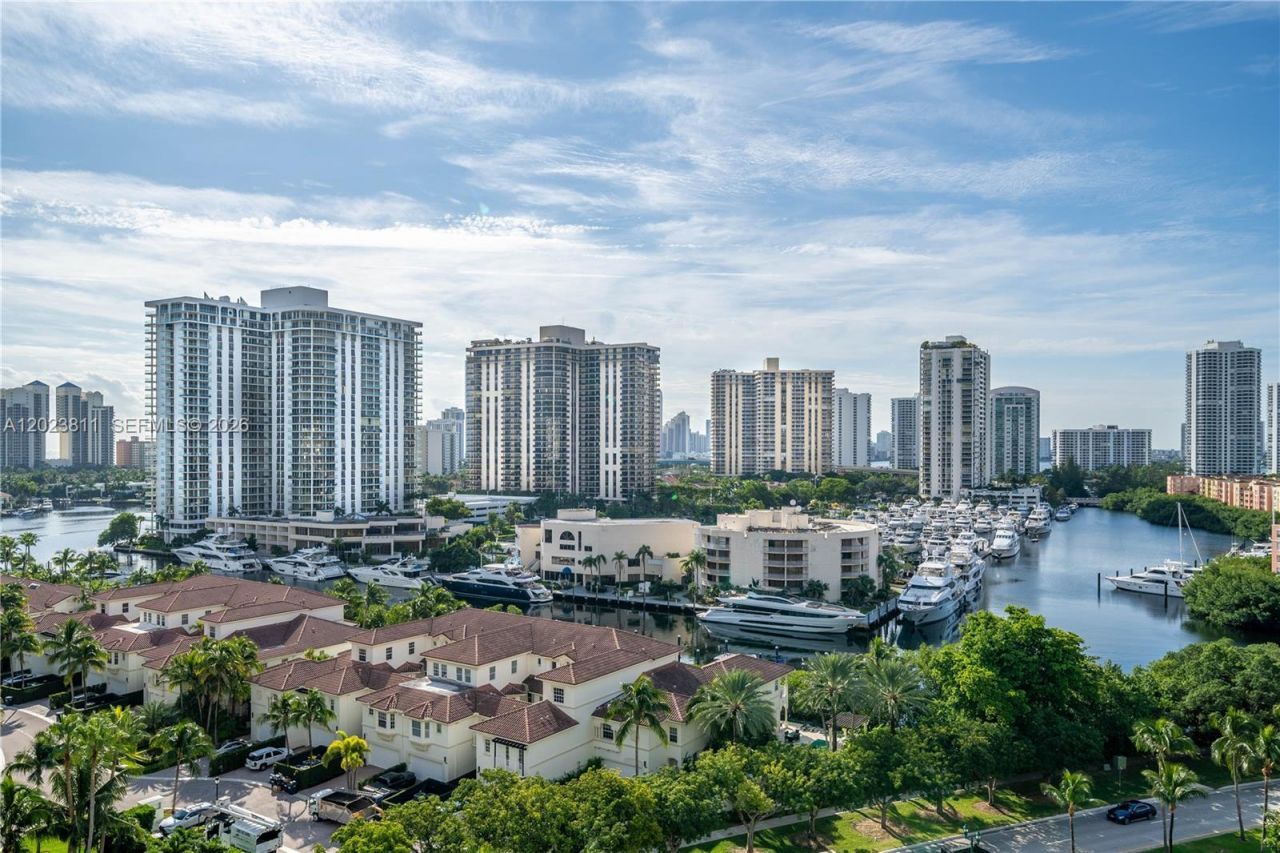 19900 E Country Club Dr, Unit 1120, Aventura, FL 33180 Photo