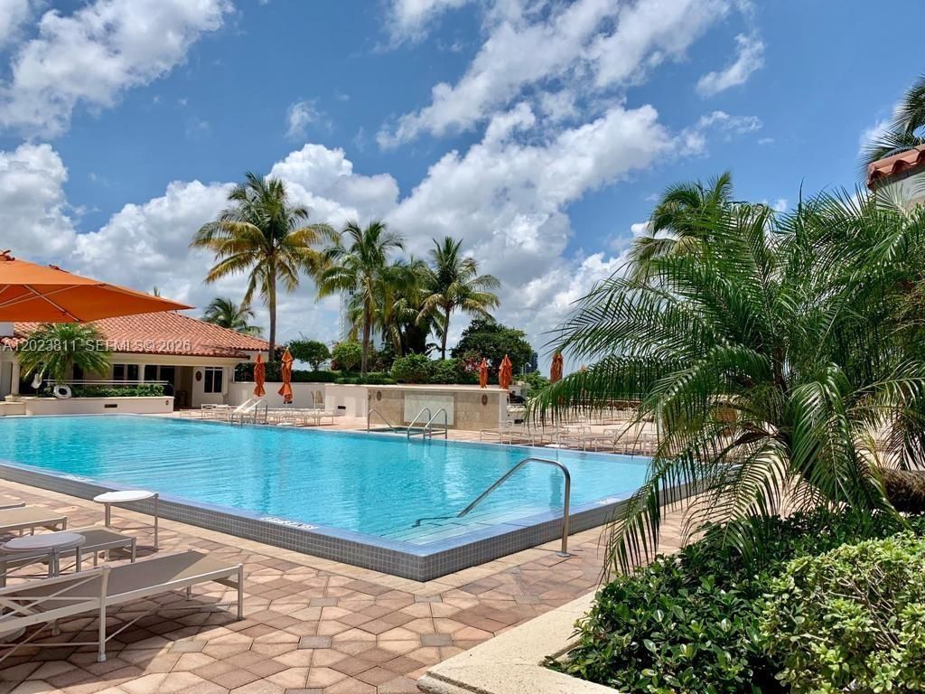19900 E Country Club Dr, Unit 1120, Aventura, FL 33180 Photo