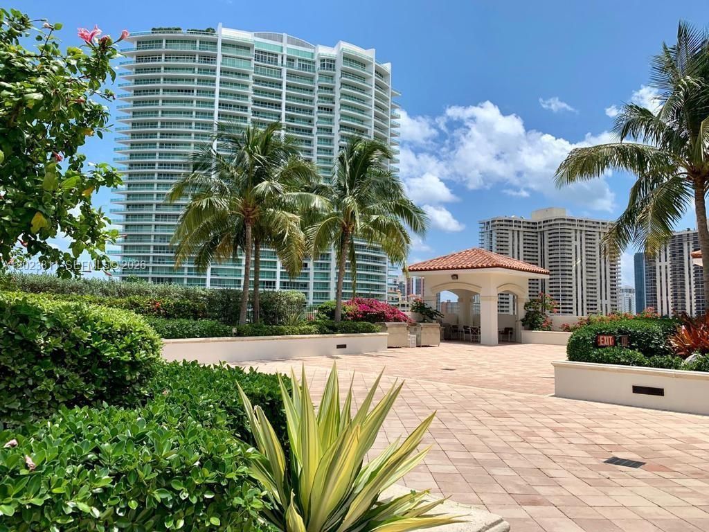 19900 E Country Club Dr, Unit 1120, Aventura, FL 33180 Photo