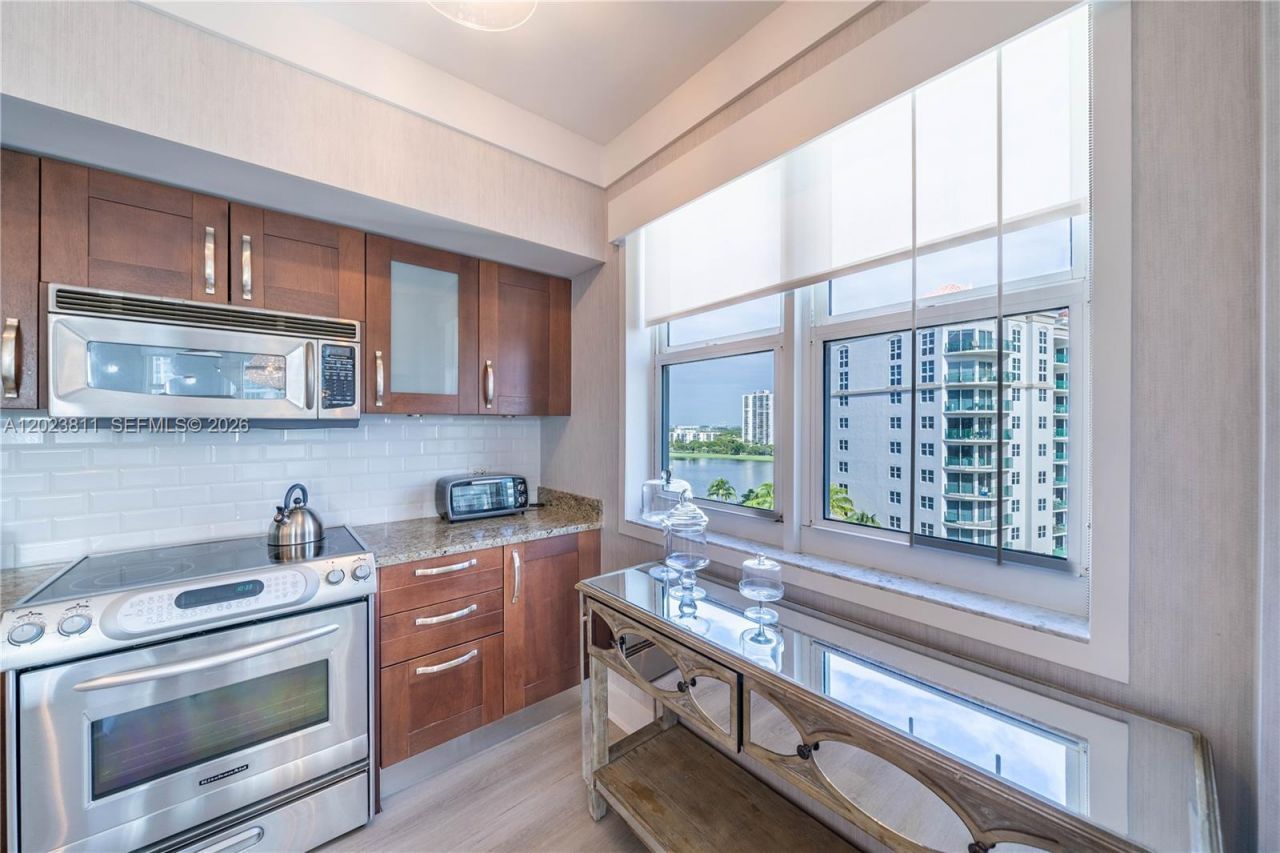 19900 E Country Club Dr, Unit 1120, Aventura, FL 33180 Photo