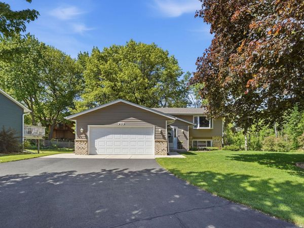 783 Bur Oak Court , Vadnais Heights, MN 55127