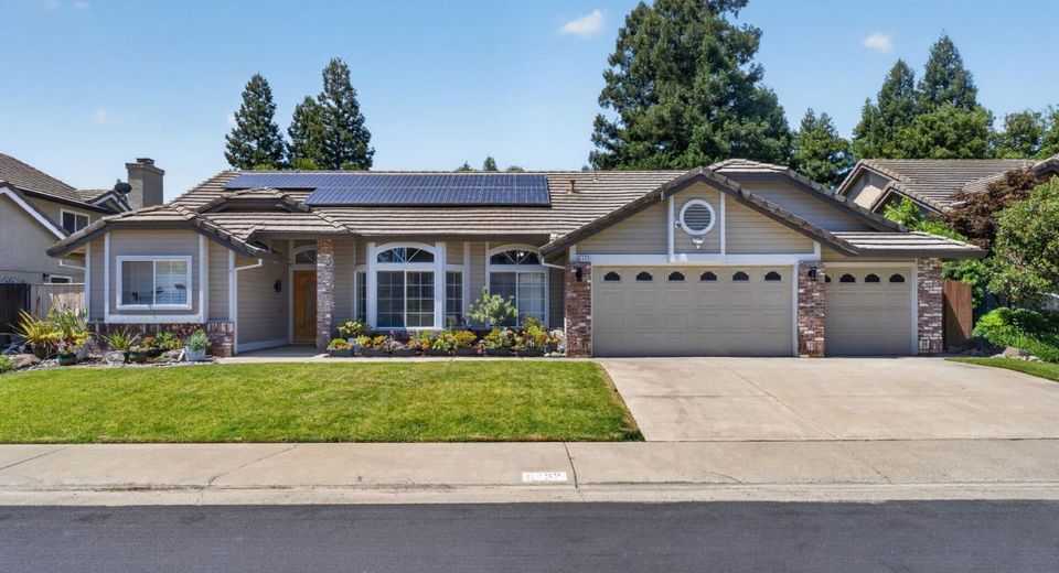 9492 Porto Rosa Dr, Elk Grove, CA 95624 Photo