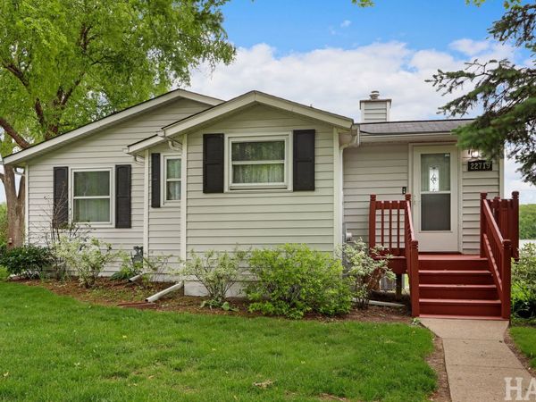 22719 W Silver Lake Avenue , Antioch, IL 60002