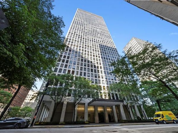 260 E chestnut Street , Unit 1106, Chicago, IL 60611