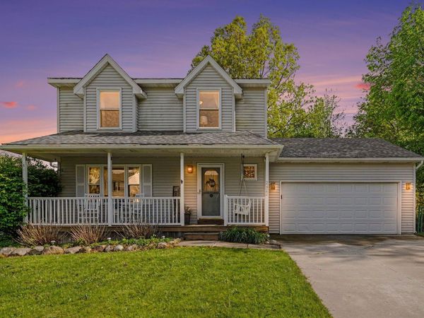 2422 Par Court, Howell, MI 48843