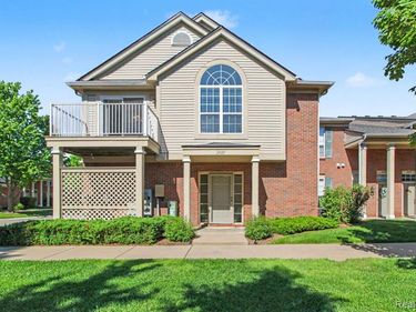 24211 Chesapeake Circle, Commerce Twp, MI 48390