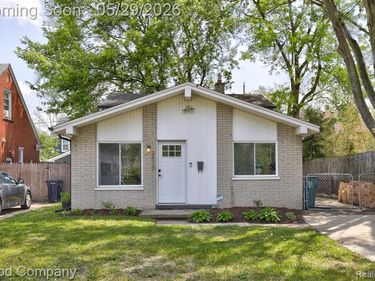 2410 E Lincoln Avenue, Royal Oak, MI 48067