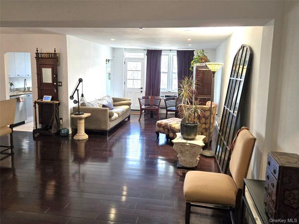 210 E Broadway , Unit 1H, Long Beach, NY 11561
