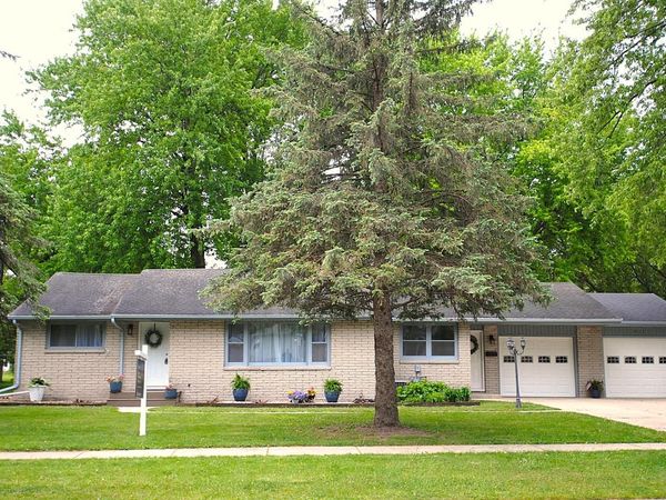 417 W Geneva STREET, Elkhorn, WI 53121