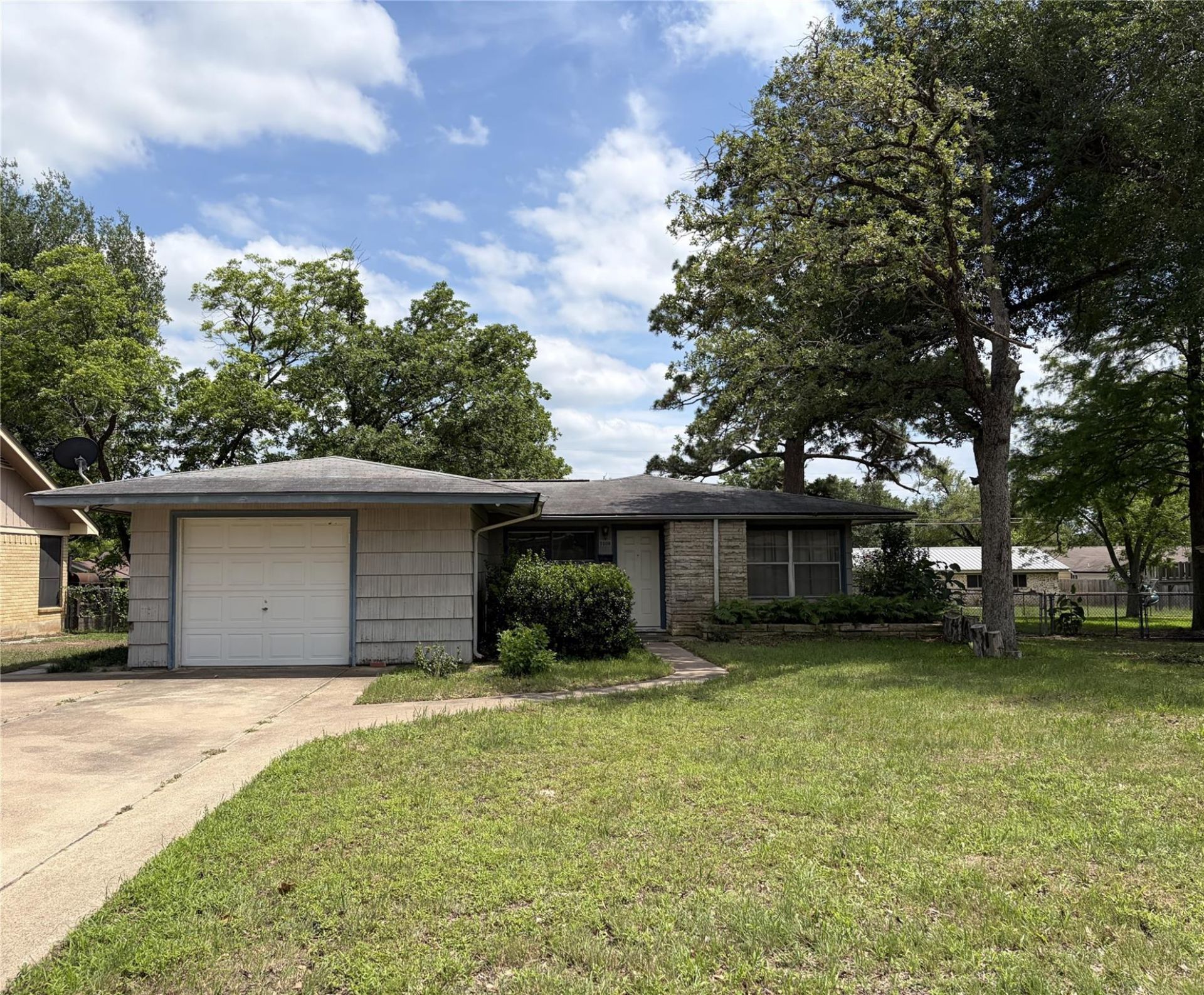 2109 Murray Ave, Rockdale, TX 76567 Main Photo