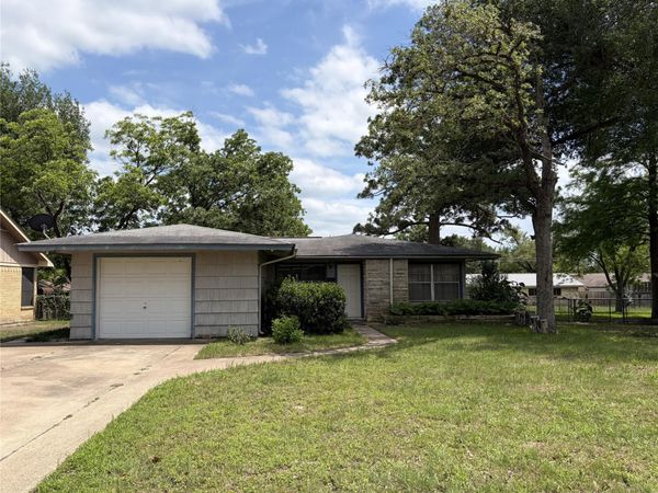 2109 Murray Ave, Rockdale, TX 76567