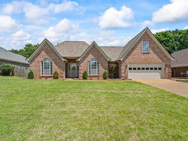 250 LAKEWOOD DR, Oakland, TN 38060
