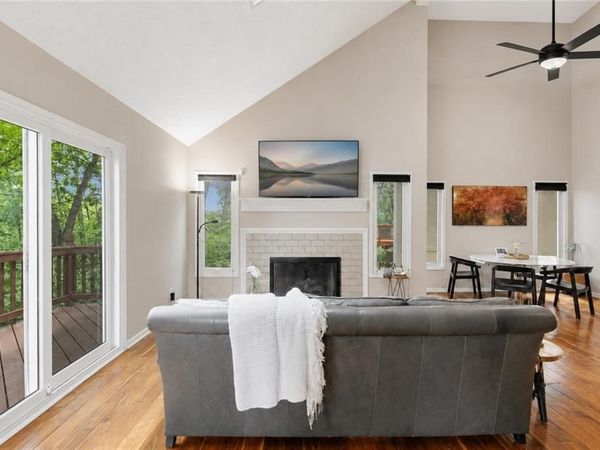 6204 W 126th Street, Overland Park, KS 66209
