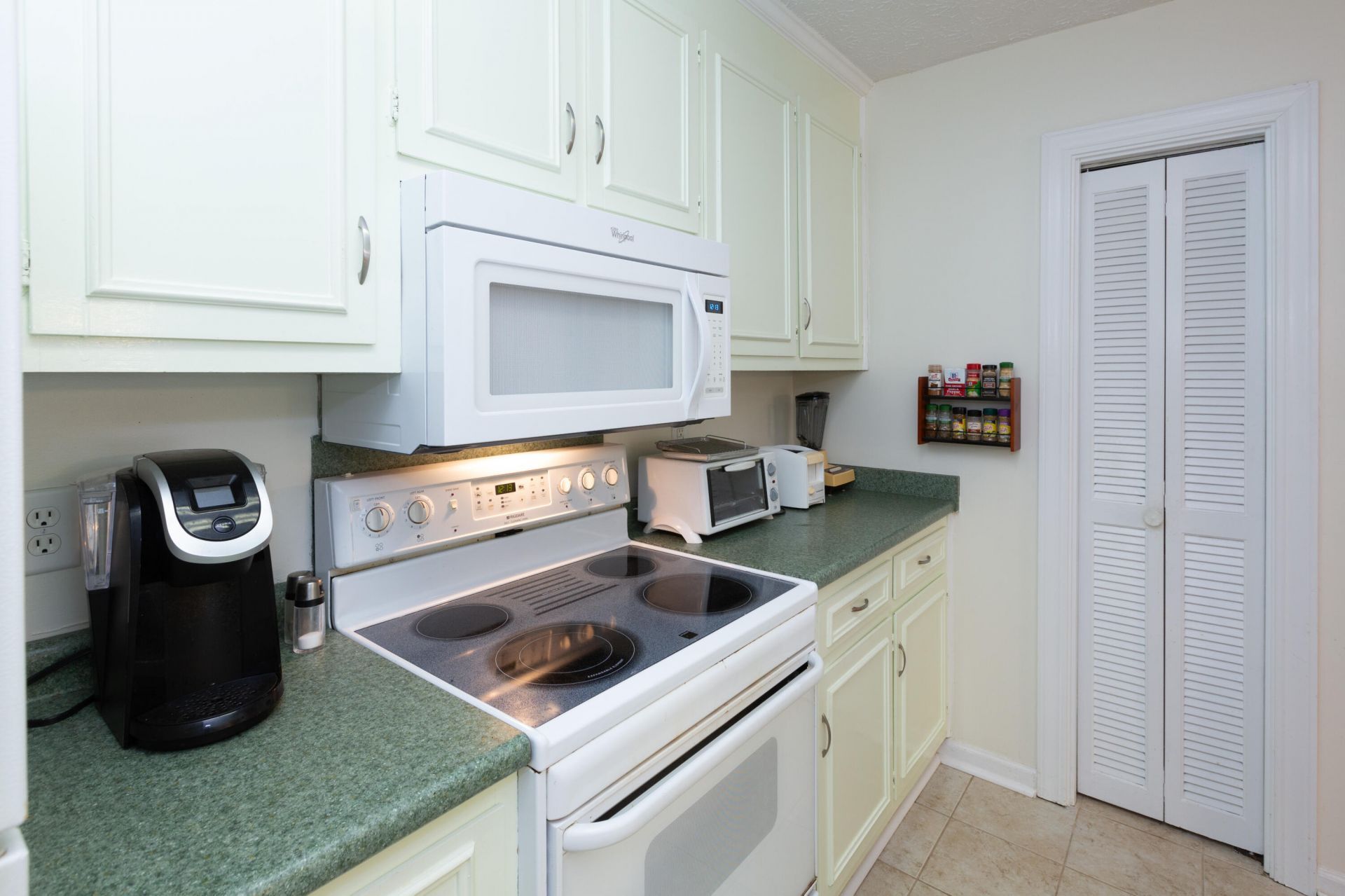 1717 Greystone Photo 5