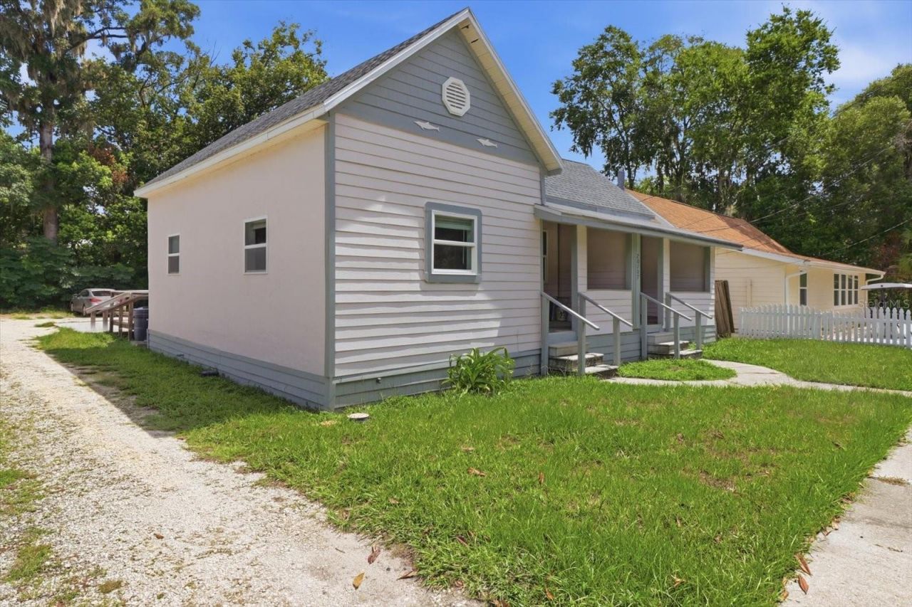20707 Walnut Street, Dunnellon, FL 34431 Main Photo