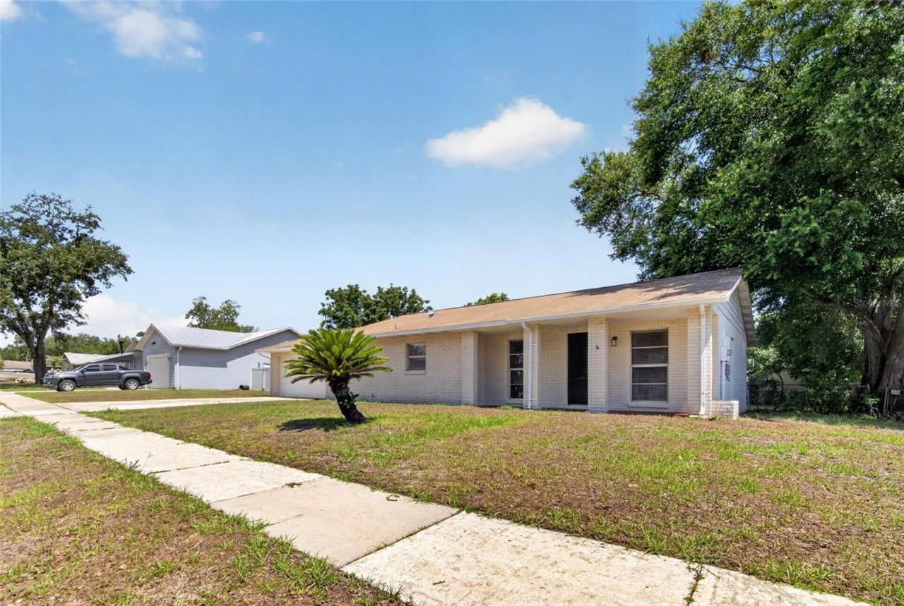 2340 Merrily Circle S, Seffner, FL 33584 Photo