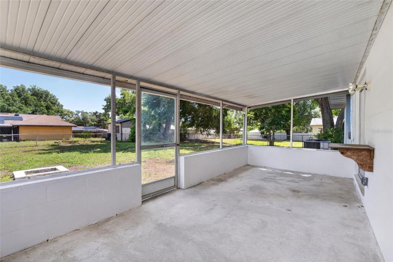 2340 Merrily Circle S, Seffner, FL 33584 Photo