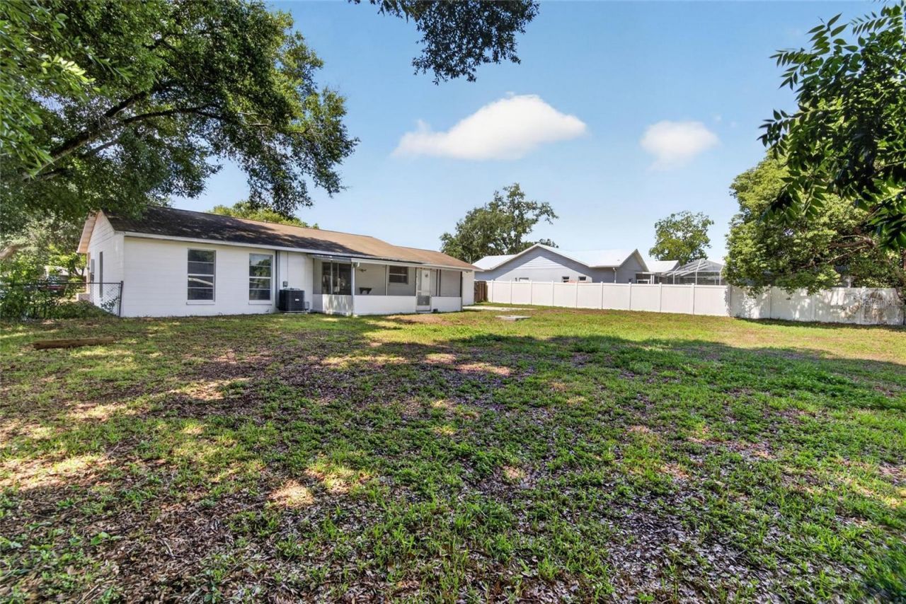 2340 Merrily Circle S, Seffner, FL 33584 Photo