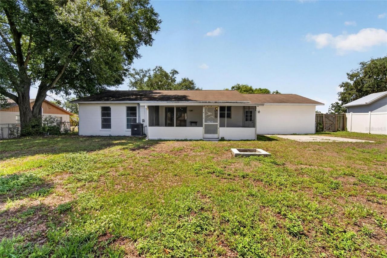 2340 Merrily Circle S, Seffner, FL 33584 Photo