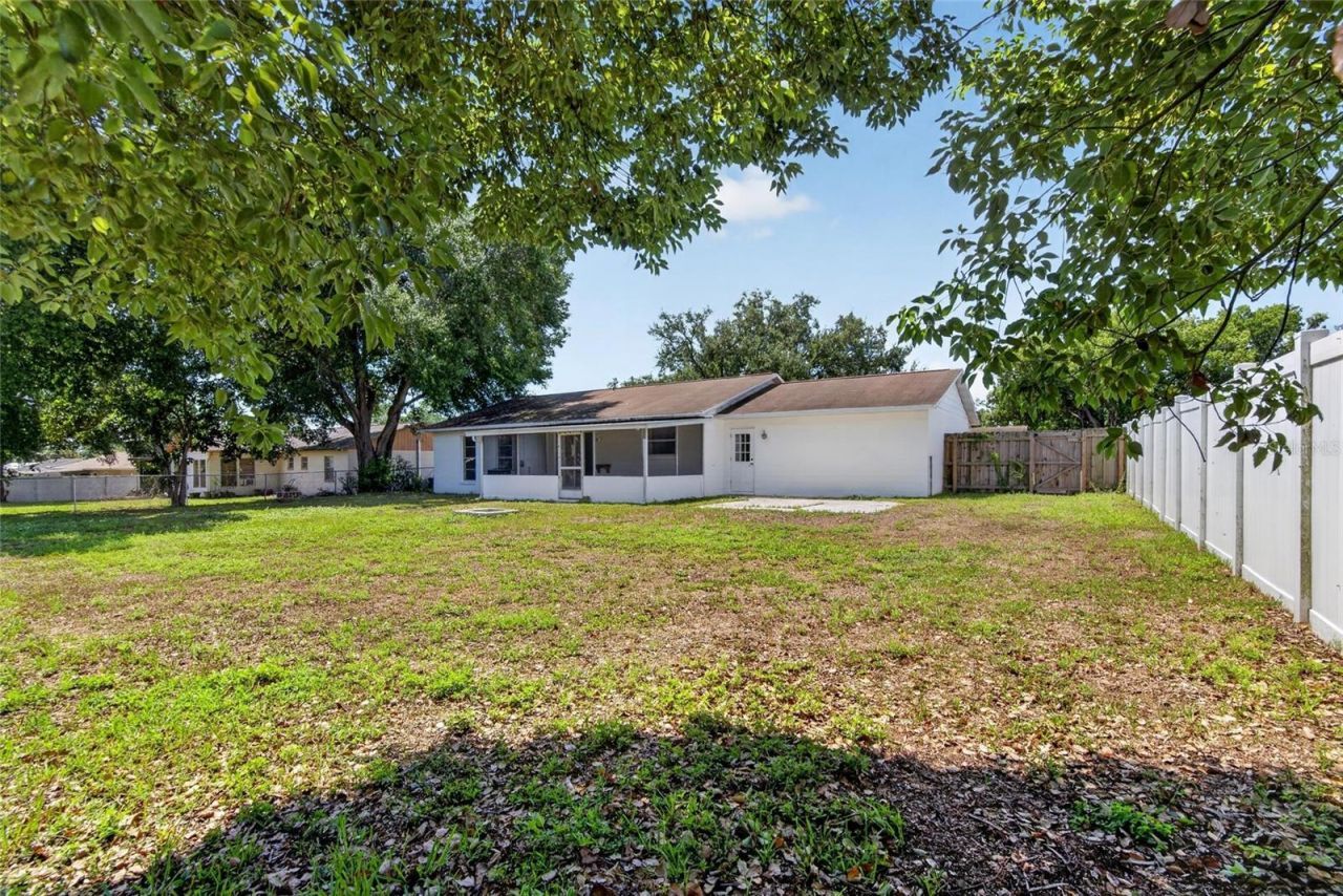 2340 Merrily Circle S, Seffner, FL 33584 Photo