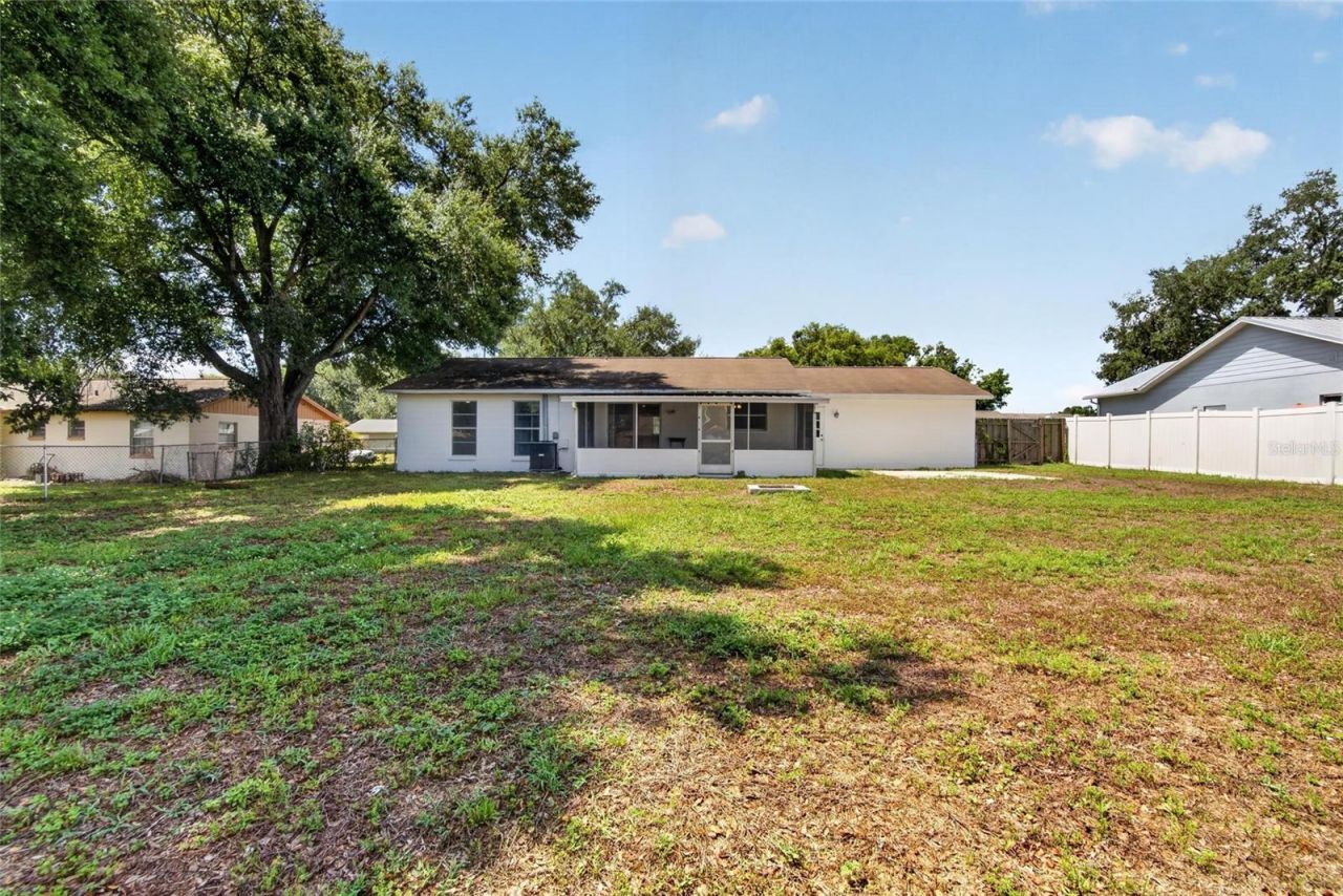 2340 Merrily Circle S, Seffner, FL 33584 Photo