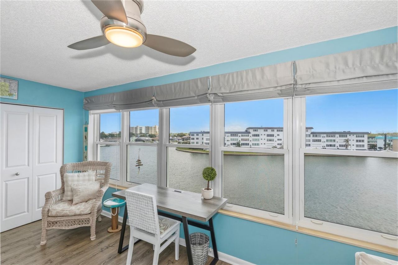 6025 Shore Boulevard S, Unit 406, Gulfport, FL 33707 Photo