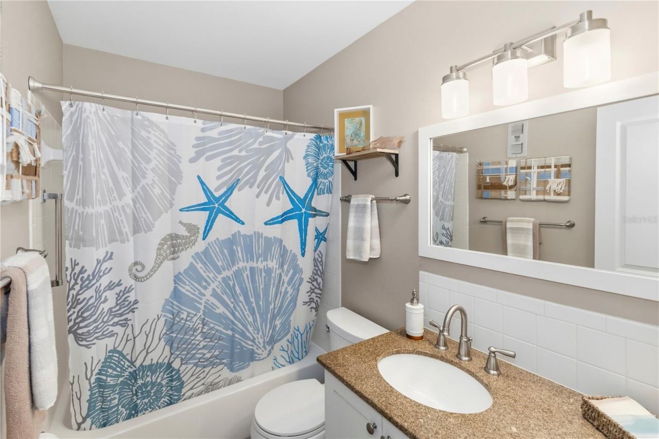 6025 Shore Boulevard S, Unit 406, Gulfport, FL 33707 Photo