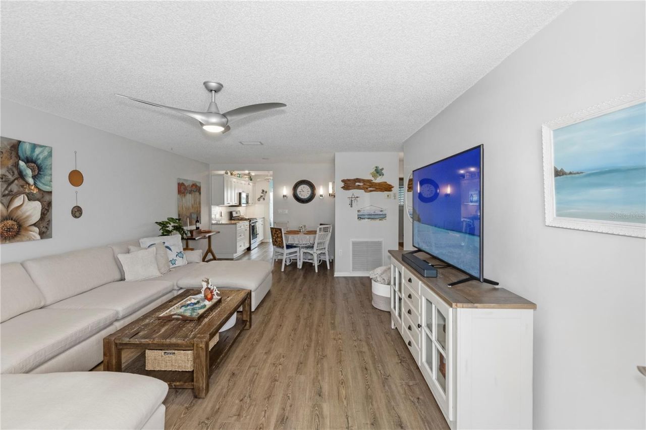 6025 Shore Boulevard S, Unit 406, Gulfport, FL 33707 Photo