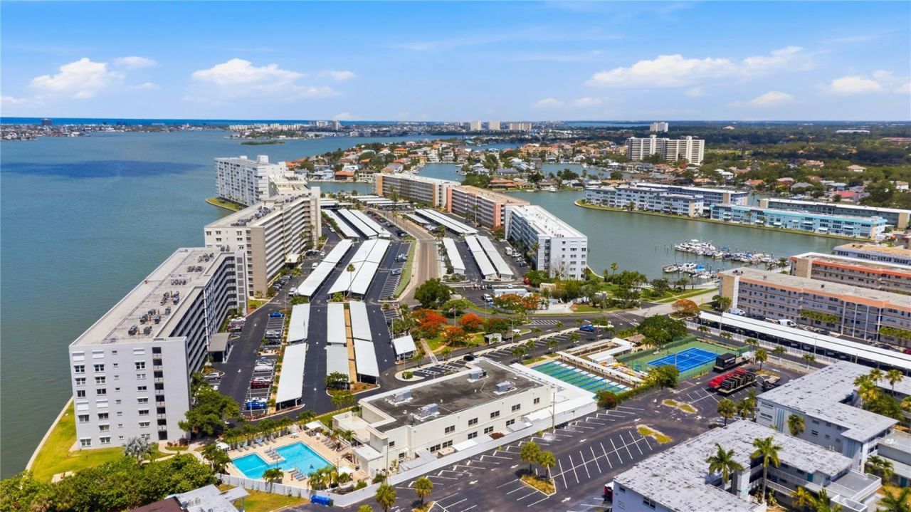 6025 Shore Boulevard S, Unit 406, Gulfport, FL 33707 Photo