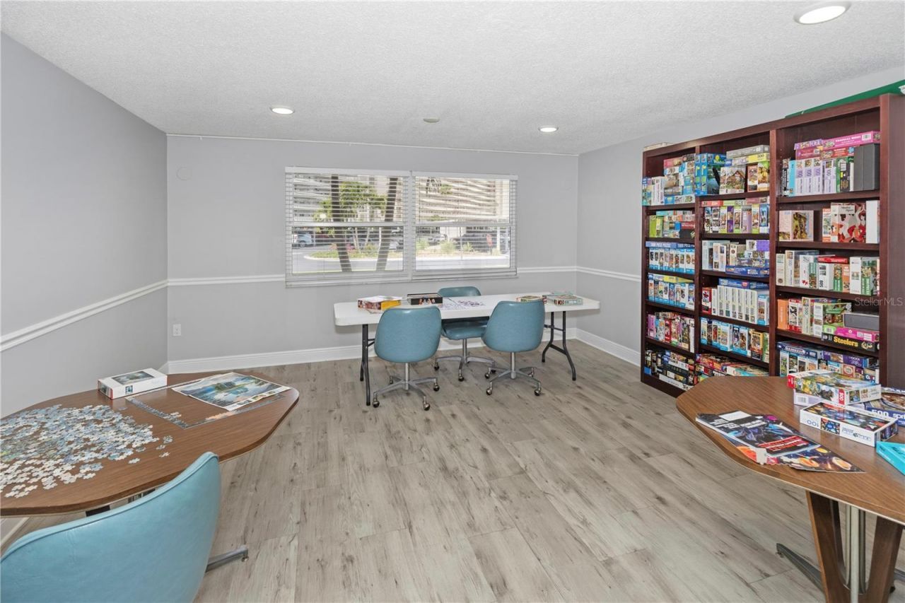 6025 Shore Boulevard S, Unit 406, Gulfport, FL 33707 Photo