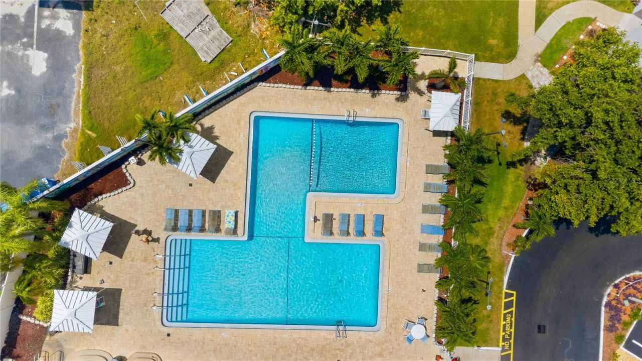 6025 Shore Boulevard S, Unit 406, Gulfport, FL 33707 Photo