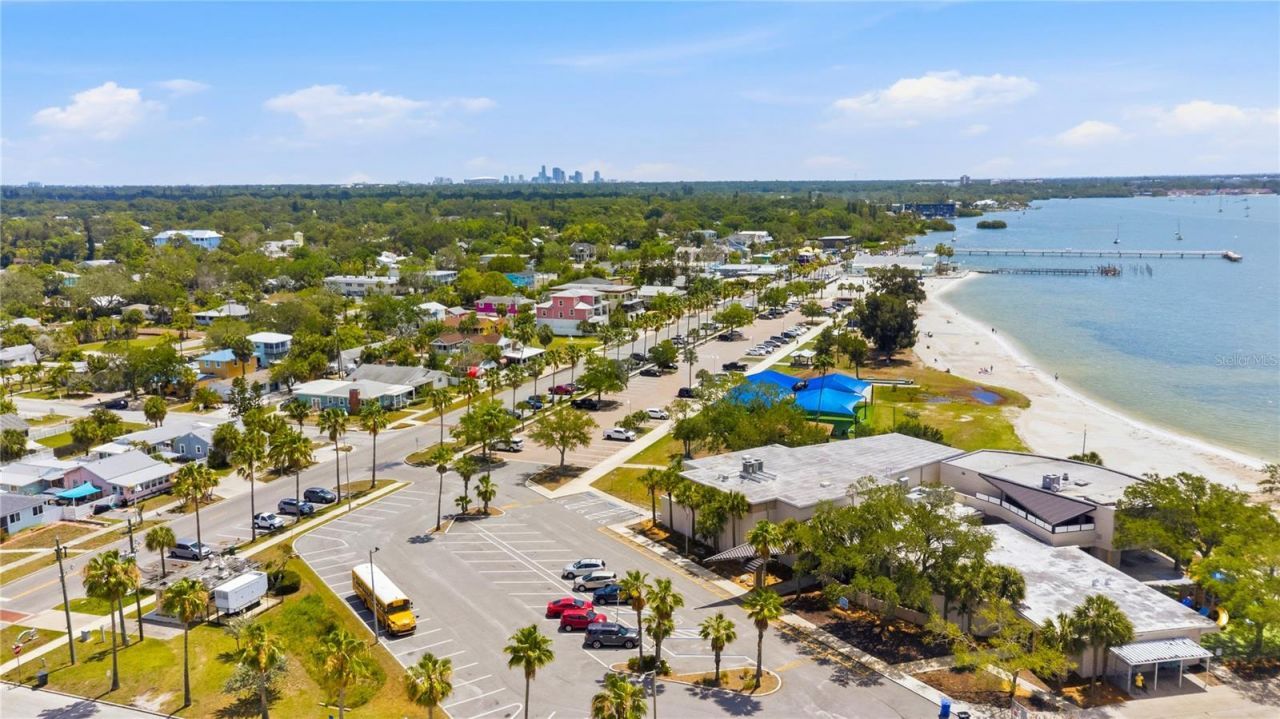 6025 Shore Boulevard S, Unit 406, Gulfport, FL 33707 Photo